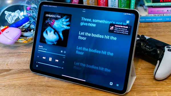 ipad pro m4 display resolution